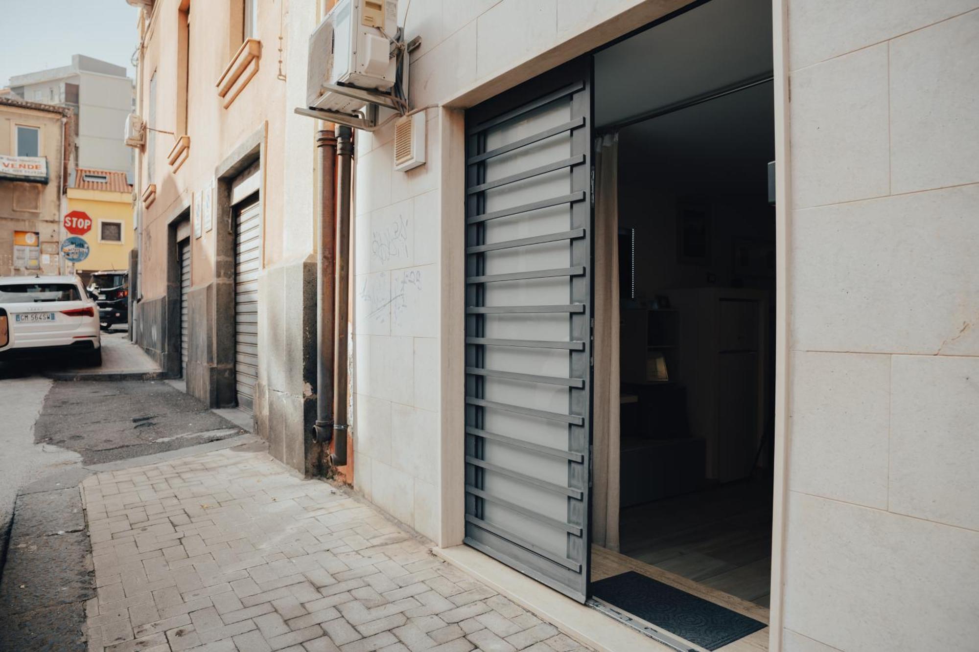 Catanese Proverb'S House - Via Napoli - Ground Floor Exteriör bild